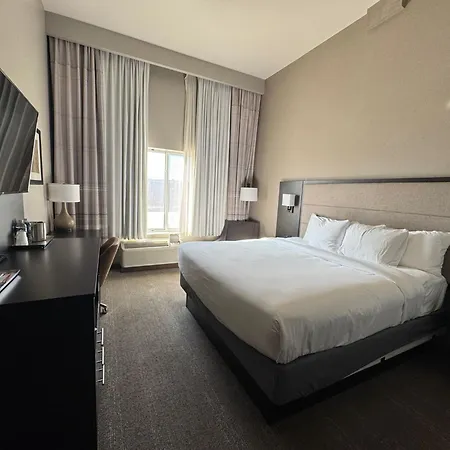 The Hub At Okc Airport Hotel